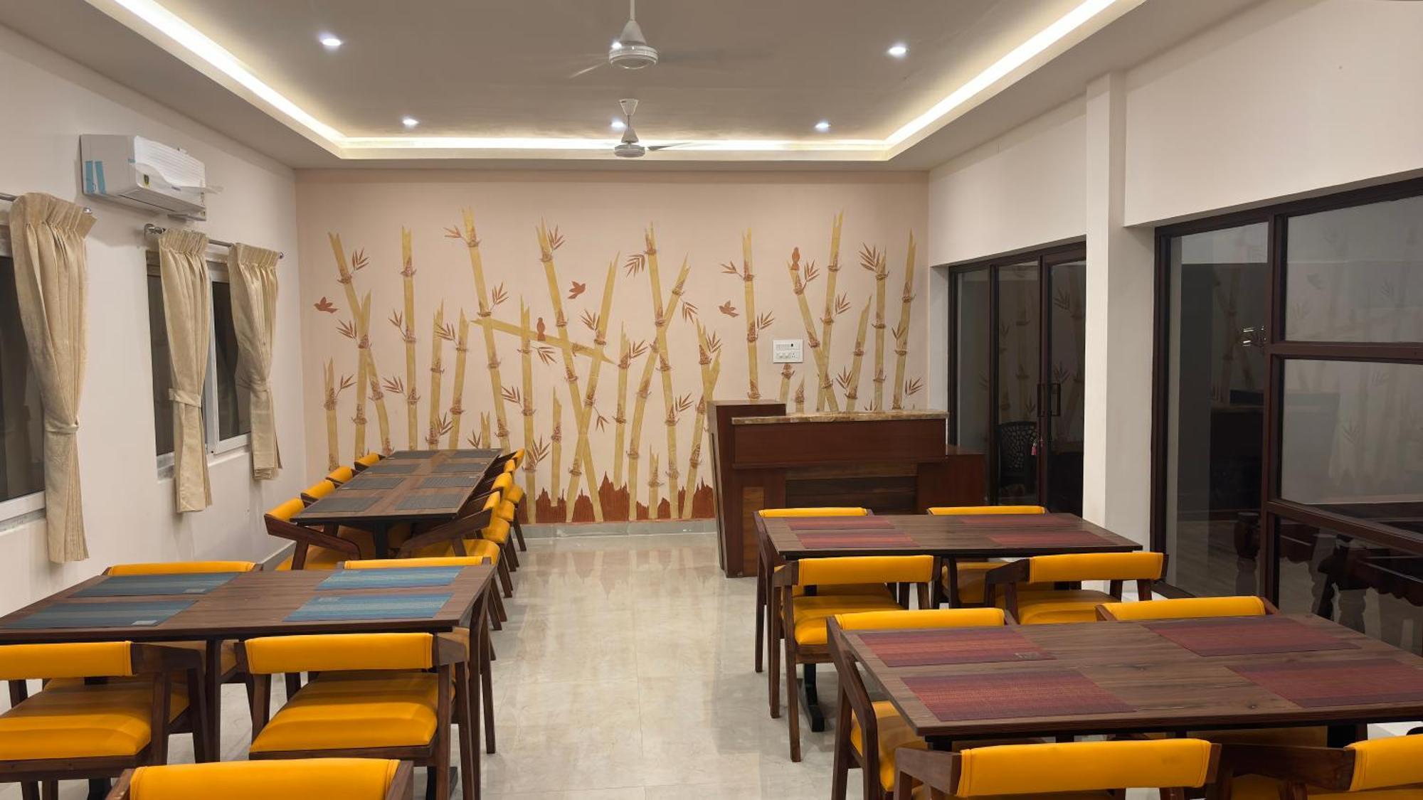 The Riviera Hotel Theni Exterior foto